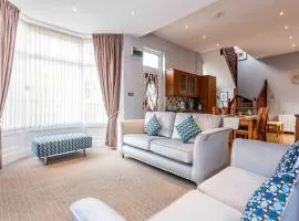 Lovely 3 Bedroom Home in South Shields by Beach