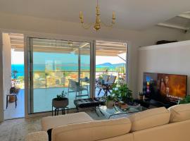 Danai luxury apartment，位于伊古迈尼察的酒店