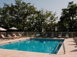 Le Bois d'Imbert - Memory Collection，位于罗卡马杜尔的酒店