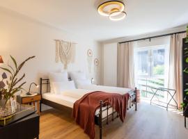 Overlook Lodge - 5 Sterne Ferienhaus am Edersee im Kellerwald，位于Vöhl的酒店