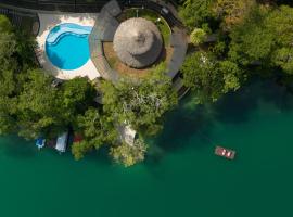 Bolontiku Boutique Hotel Member of the Cayuga Collection，位于弗洛勒斯的酒店