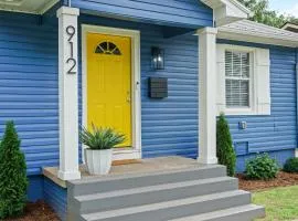 The Yellow Door House Steps From Ou!