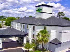 Wingate by Wyndham Kings Bay Naval Base I-95，位于金斯兰的酒店