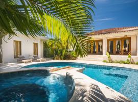 Tropical Roga Villa with Private Pool，位于喀巴里特的酒店