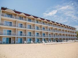海岸度假酒店，位于樱桃首都机场 - TVC附近的酒店