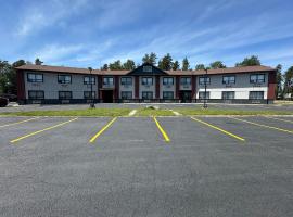 HWY 17 Hotel，位于沃瓦的酒店