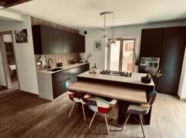Luce private deluxe apartment near the station
