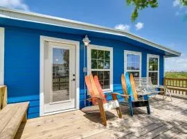 2 Mi to Public Beach Pet-Friendly Freeport Home!