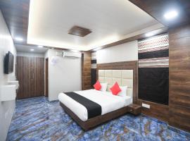 Hotel O Apple Tree，位于Sūrajpur的酒店