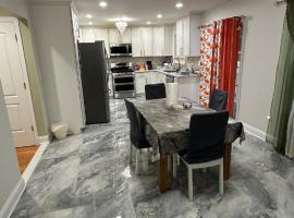 Beautiful Home in Freeport, New York 11520，位于弗里波特的酒店