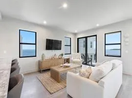 Stylish Oceanview Getaway w Pool Hot Tub