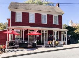 The Dahlonega Square Hotel & Villas，位于达洛尼加的酒店