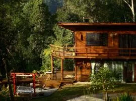 Propriedade inteira e Kombi-home em meio à mata