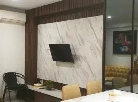 Great Deal Apartemen Grand Jati Junction Unit 1811