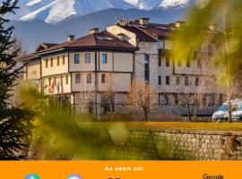 The Social Hotel by Networking Premium，位于班斯科的酒店
