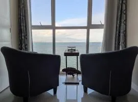 Kacey's Oceanview Condo