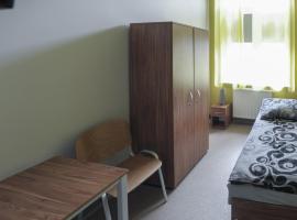 Hotel Pracowniczy DOM-EL III Pokoje Gościnne，位于亚沃日诺的酒店