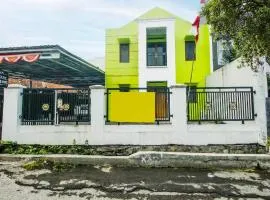 SPOT ON 91606 Nadin Guest House Syariah