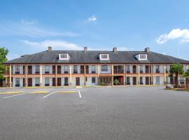 Baymont by Wyndham Commerce GA Near Tanger Outlets Mall，位于科默斯的酒店