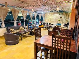 Hotel The Surya Jaisalmer，位于斋沙默尔的酒店