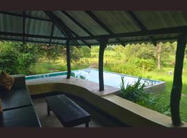 Sigiriya Eco Lodge & Accommodation - Sigiriya CES Field Base，位于锡吉里亚的豪华帐篷营地