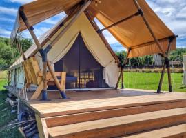 Veselia Glamping，位于瓦莱德拉加努鲁伊的豪华帐篷营地