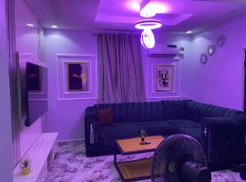 Live By The Water 2-Bed-Apt With FAST Wi-Fi And Secured，位于Amuwo的酒店