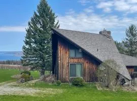 Near Canandaigua Lake Retro Cabin with Deck and Views