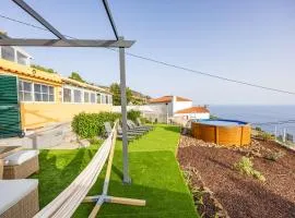 Hibiscus House by YOUR KEY