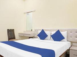 FabHotel 24K Inn - Nr Manipal Hospital，位于Mundhva的酒店