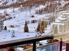 Ski-In Ski-Out Cozy Cabin 1 min lift 5 min village center Perfect Val-d'Isère base，位于瓦勒迪泽尔的酒店
