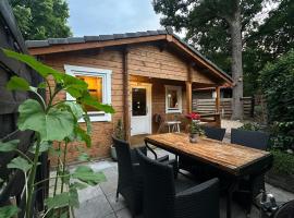 Veluws vakantiehuisje Kawoeper Lodge，位于埃尔默洛的酒店