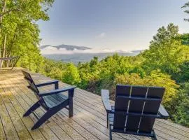 Fire Pit and Views Pet-Friendly Spruce Pine Studio
