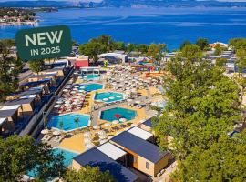 Aminess Style Glamping Villas & Holiday Homes Atea，位于奈维斯的酒店