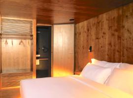 Zero Box Lodge Coimbra，位于科英布拉的酒店