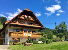 Felsenhof Simonswald，位于西蒙斯瓦尔德的酒店