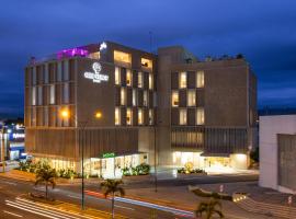 Oro Verde Portoviejo，位于波托维耶霍的带泳池的酒店