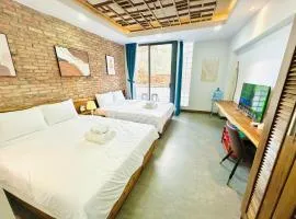 505MSNK Luxe Twin Studio I Balcony & Kitchen