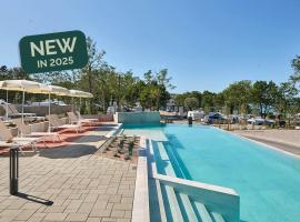 Aminess Style Camping Atea Pitches，位于奈维斯的露营地