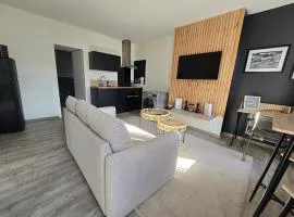 Idéal couples & pro - Patio extérieur- Proche centre ville et gare - Promenade au bord de la Charente - Parking à proximité - Wifi très haut debit - Équipement premium -Netflix