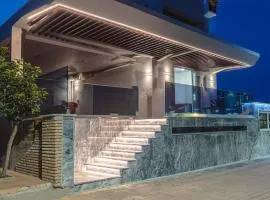 Melina Luxury Suites, Seaside Nests in Kourouta