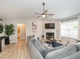 Poolside Paradise Near the Ark