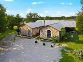 2br Texas Countryside Home w Hot Tub
