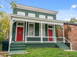 Stylish Modern Gem in the HIlls，位于辛辛那提的酒店