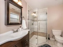 Mason Marvel Luxe Stay with Pool and Hot Tub