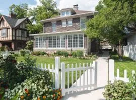 Its Showtime - Historic Downtown Geneva Escape