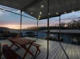 Bearcat Bungalows - Two Homes One Rental - Sleeps 22