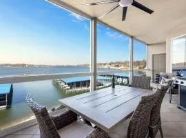 Panoramic Sunset Escape - Waterfront Condo for 7