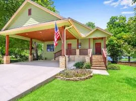 Beautiful Lakefront Cabin - Something For Everyone