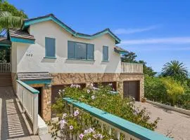 Blue Ocean View Retreat - Minutes to Beach